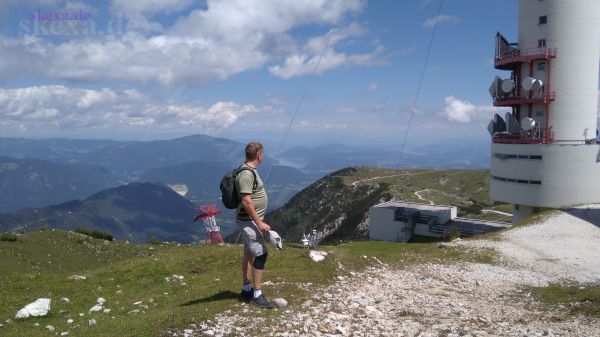 2020_Dobratsch_Ossiacher-u-Woerther-See
Blick vom Dobratsch mit Sendemast des ORF nach Osten zum Ossiacher See (links) und Wörther See
Schlüsselwörter: Austria;2020