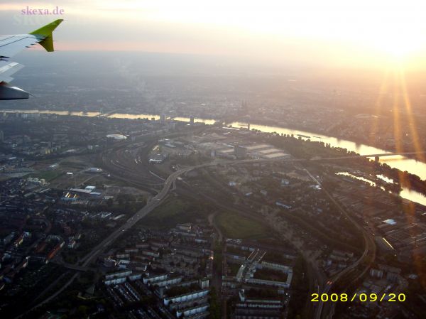 Köln - Luftbild mit Rhein, Brücken und Dom 
2008 [09-x-DSCI0082] 
